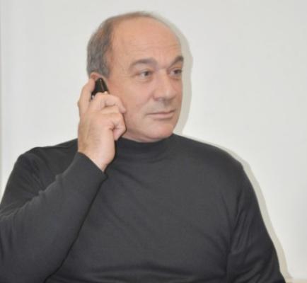 Pedelistul Sărăcilă vrea să candideze la Primăria Tuzla. La fel şi uneperistul Sărăcilă!